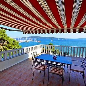 Luxury Cream Apartament